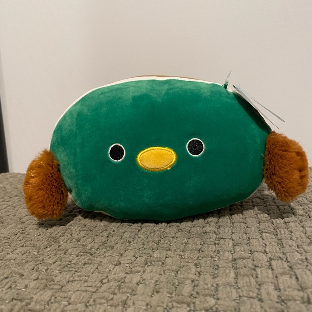 Avery Squishmallow Stackable